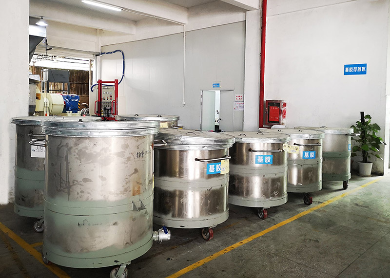 如何選擇靠譜的液體硅膠廠家？這些要點需牢記